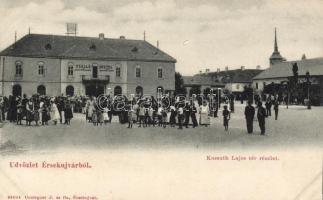 Érsekújvár, Kossuth Lajos tér, Arany Oroszlán szálloda; Congleuer J. és fia kiadása / square, hotel