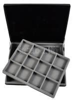 Éremtartó kazetta 1 kivehető tálcával, összesen 24 férőhellyel újszerű állapotban