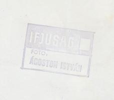 Cca 1960-1970 Ágoston István 2 db fotó barlangászokról, a Magyar Ifjúság archívumából, pecséttel jel...