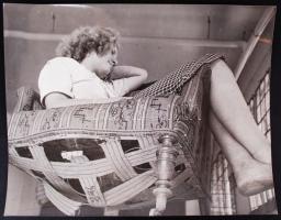 cca 1950 Szabó Lajos (Újpest) cím nélküli, jelzés nélküli vintage fotóművészeti alkotása a hagyatékából, 24x30 cm