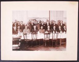 1929 Pobuda Alfréd: a hadifogságból 10 éve hazatértek csoportképe, azonosíthatóan feliratozva, kik szerepelnek a képen, kutatást és publikációt érdemelne