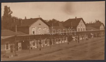 Cca 1910-1920 Egy azonosítatlan, vidéki város vasútállomása, 16x28 cm