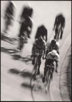 Cca 1970-1980 Gebhardt György: Pályaverseny; vintage alkotás, a szerző által feliratozva, a Fotó c. lapban publikálva, 24x17 cm