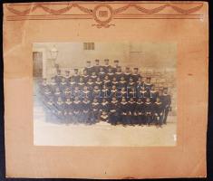 1914 Pola, Rekruten iskola, XVIII. Osztag, matrózok csoportképe, feliratozva, képméret 16x22 cm, karton 27x2 cm