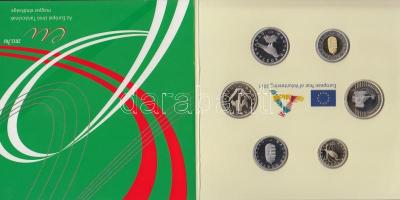 2011. 5Ft-200Ft "Az önkéntesség európai éve 2011" 6klf névértékből álló forgalmi éremszett...