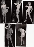 Cca 1970-1980 Erotikus fotók egy privát sztriptízről, 5 db 12x6 cm-es fotó