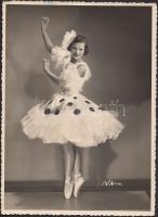 Cca 1930-1940 Alban (Alexandrie) felvétele egy balett-táncos hölgyről, 23x17 cm