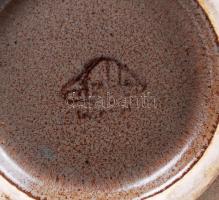 Jelzett mázas kerámia kiöntő, apró hibákkal, m:19 cm