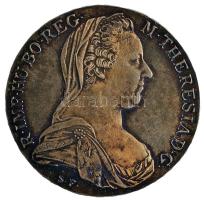 Ausztria 1780SF Tallér Ag "Mária Terézia" utánveret Dísztokban T:1 patina  Austria 1780SF Thaler Ag "Maria Theresia" restrike in case C:UNC patina  Krause KM#1866.2