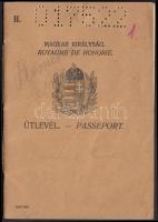 1929 Magyar Királyság családi útlevele fényképpel, okmánybélyegekkel, vízumpecsétekkel és bejegyzése...