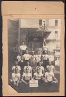 cca 1910 BP., XIII. A Budapesti V. Pannónia úti polgári fiúiskola bajnok labdarúgó csapatának csoportképe 18x24 cm   kartonra ragasztva