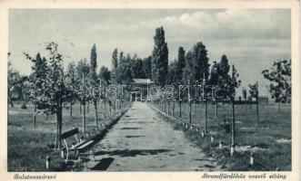 Balatonszárszó strandfürdőhöz vezető sétány