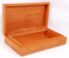 TGy monogramos "Alkaoida Tiszavasvári" feliratos díszes fa doboz, 11×20 cm