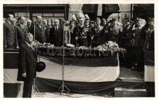 Szatmárnémeti bevonulás; Horthy Miklós, Teleki Pál, Hóman Bálint, Reményi-Schneller Lajos, Teleki Mihály, vitéz Bartha Károly, Werth Henrik, vitéz Koós Miklós tábornok, vitéz Keresztes-Fischer Lajos / entry of the Hungarian troops 'vissza' So.Stpl
