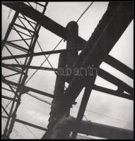 cca 1960-1970 Kotnyek Antal (1921-1990): Gázvezetékek, 19x18 cm.