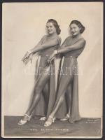 cca 1920-1930 Sonny Photo: Two Blond Ladies, a kép felületén és a sarkokon törésnyomok, 13x17 cm.