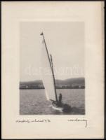 1930 Orphanides János (1876-1939): Keszthelyi vitorlás; művészfólián keresztül készült, lágyított, vintage fotóművészeti alkotás, fotóméret: 16x11, papírméret: 18x24 cm.