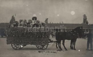 Sopron, virágos felvonulás, photo