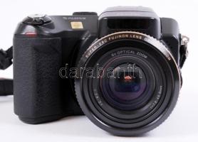 Finepix s7000 6,3 MP digitális kamera, jó állapotban, hozzá Samsonite fotós táska