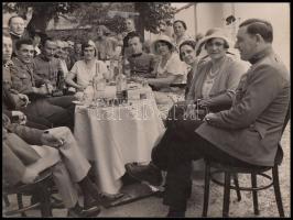 cca 1930-1940 Katonatisztek társasági élete, kerti parti, 18x24 cm.