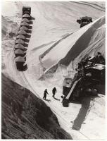 cca 1960-1970 Gebhardt György (1910-1993): Bánya, vintage fotóművészeti alkotás, aláírt, 23x18 cm.