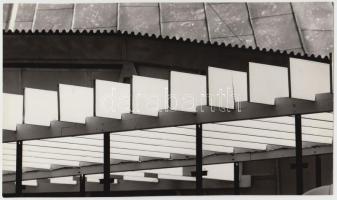 cca 1970-1980 Zsigri Oszkár: Modern architektúra, vintage fotóművészeti alkotás, jelzetlen, a szerző hagyatékából, 14x24 cm.