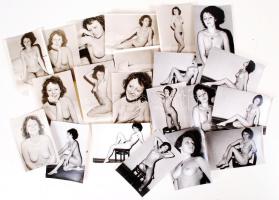 cca 1960-1970 Erotikus fotók, 21 db, 6x9 cm.