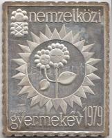 1979. ÁP bélyeg érem "Nemzetközi Gyermekév II." Ag(0.835) T:PP