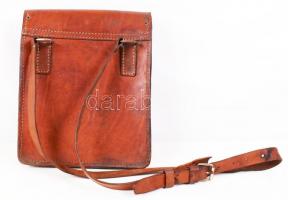 Bőr férfi válltáska, 29x24 cm