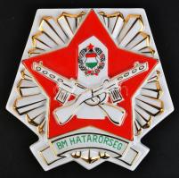 ~1970. "BM Határőrség" Hollóházi porcelán plakett adományozói dísztokban (155mm) T:1