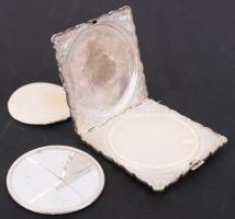 Ezüst (Ag) virágmintás púdertartó, bruttó: 74,7 gr