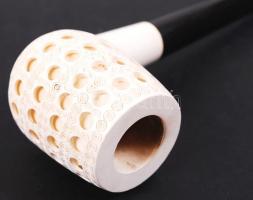 Alig használt faragott csont pipa, h: 16 cm