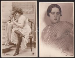 cca 1920-1930 2 db erotikus fotó, 13x8 és 14x9 cm-es méretekben.