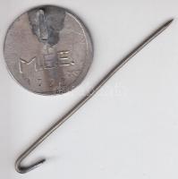 DN. "Szent István denár / MÉE" sérült vándorgyűlés kitűző, hátlapján sorszámmal T:2