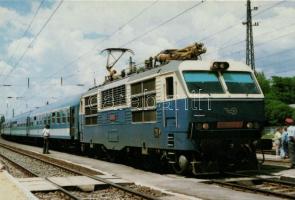 12 db modern vonat témájú motívum lap / 12 modern motive cards, trains