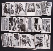 1936 Berlin, Fotógyűjtemény az olimpiáról (Sammelwerk Nr. 13, Nr. 14), hátoldalukon német nyelvű leírásokkal (Az "Olympia 1936" című mű I-II. részéből), 186 db kép, 12x8 cm.