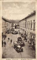 Beregszász Bank udvar, Lebovics Adolf és Neuwirth Dávid üzletei / bank yard, shops, automobile (EK)