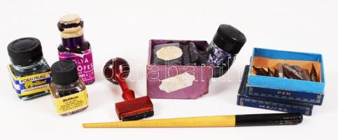 Vegyes írószerek, üvegcsék, tollvégek, pecsétnyomó, 7 db.