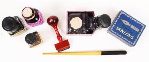 Vegyes írószerek, üvegcsék, tollvégek, pecsétnyomó, 7 db