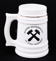 Bányász Szakszervezet 50 éves tagságért feliratú mázas kerámia kupa, m: 15 cm.