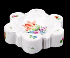 Herendi virág mintás hamutartó, kézzel festett, jelzett, hibátlan, kopott aranyozás, d:15 cm