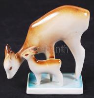 Zsolnay porcelán őz és gidája, kézzel festett, jelzett (pajzs) hibátlan, 8×8 cm / Zsolnay chinaware figure