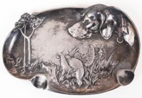 Vadász jelenetes hamutartó, fém, 17×11 cm