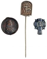 1938. "Felvidéki Emlékérem - II. Rákóczi Ferenc" Br miniatűrje gomblyukjelvényként + 1918. "16. Honvéd Gyalogezred 1914-1918" fém kitűző + DN. "Magyar Politikai Foglyok Szövetsége / A Hazáért 1944-1989" kitüntetés miniatűrje T:2,2- Hungary 1938. Miniature of "Commemorative Medal for the Liberation of Upper Hungary" Br as button-badge + 1918. "16th Honved Infantry Regiment 1914-1918" metal pin + ND Miniature of the "Association of Hungarian political prisoners / For the Homeland 1944-1989" decoration C:XF,VF