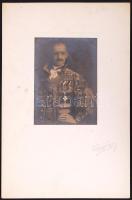 cca 1930 Díszmagyaros nemes úr fotója, sok kitüntetéssel fotóméret: 16x25 cm