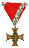 ~1996. "A Legénységi Szolgálati Jel III. fokozata" ezüstözött tombak kitüntetés mellszalagon eredeti adományozói tokban T:1- Hungary ~1996. "Distinction for Service for the Soldiers 3rd Grade" silver plated tombac decoration with ribbon in original case C:AU