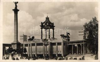 Budapest XIV. Hősök tere, a XXXIV. Nemzetközi Eucharisztikus Kongresszus főoltára (fl)