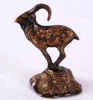 Csodaszarvas, réz, gazdagon gravírozott, m:12 cm, h:9 cm