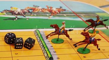 CCa 1930 Lóverseny társasjáték, hiányos, sérült dobozban, 32×45 cm