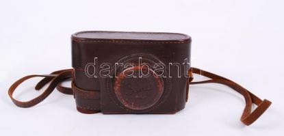 cca 1950 Zorkij C analóg orosz fényképezőgép eredeti jó állapotú bőr tokban/
Zorki C photo camera in...